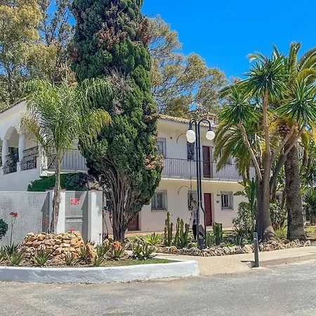 Andrea Con Piscina *