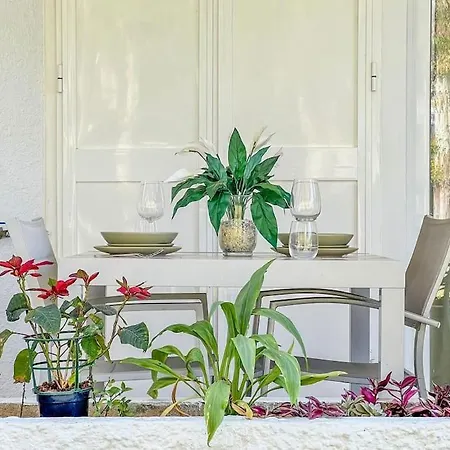 Andrea Con Piscina アパート *