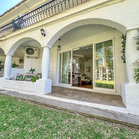 Andrea Con Piscina マルベーリャ